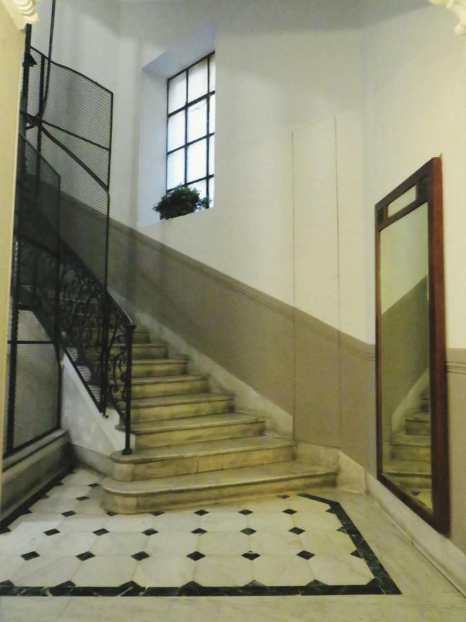 Central Chic Apartment Genoa Luaran gambar